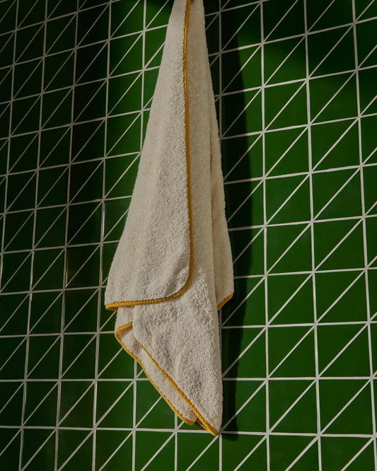 Serviette Sedora 100 % coton avec motif contrasté jaune 100 x 150 cm