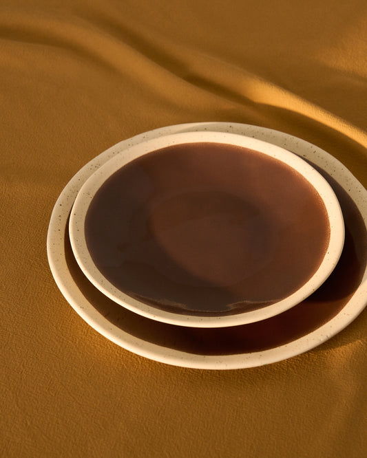 Nale beige ceramic dessert plate with brown bottom