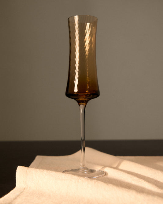 Coupe à champagne Auri en verre ambre avec relief 15 cl