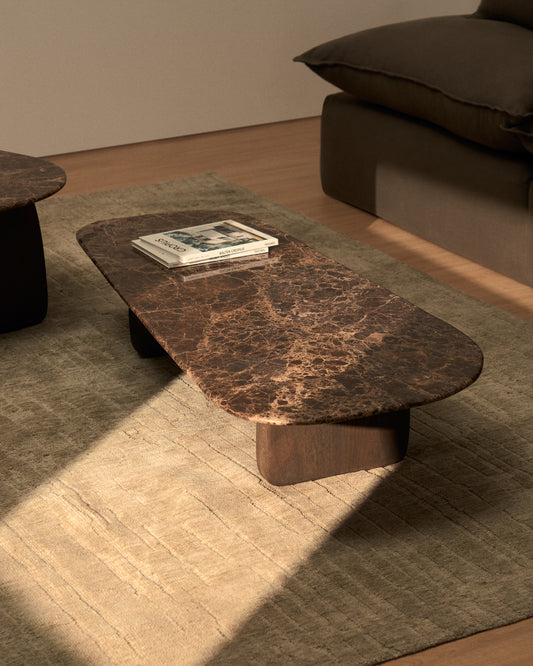 Table basse Pirita en marbre marron et pieds en bois de chêne avec finition foncée 147 x 65 cm FSC 100 %
