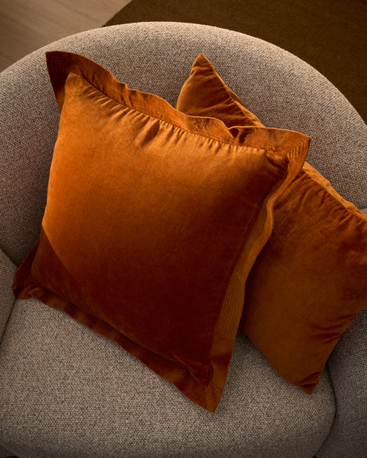Housse de coussin Ladira en velours avec bordure et détail brodé orange 45 x 45 cm