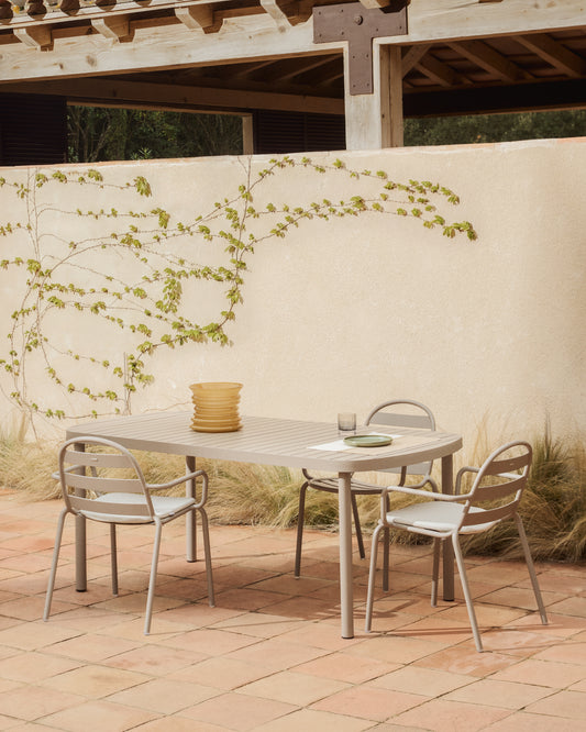 Table d’extérieur Joncols en aluminium avec finition peinte taupe 180 x 90 cm