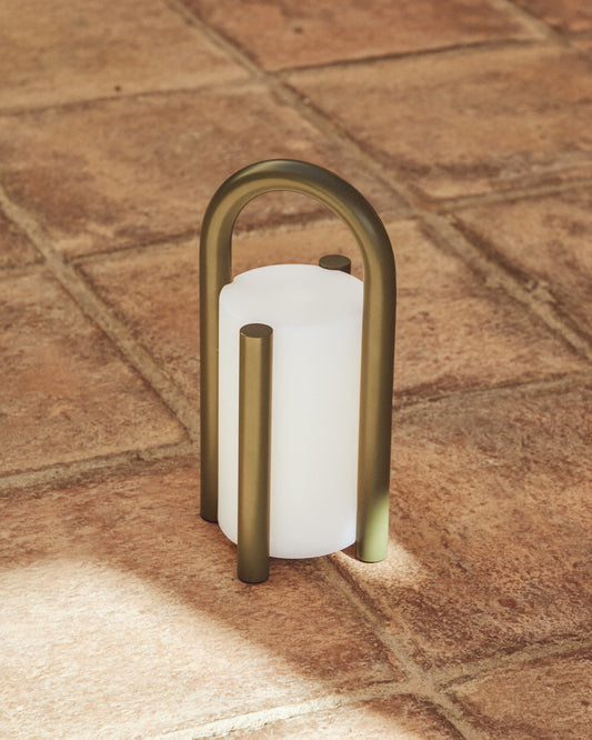 Petite lampe de table portable Leros en polyéthylène et acier vert
