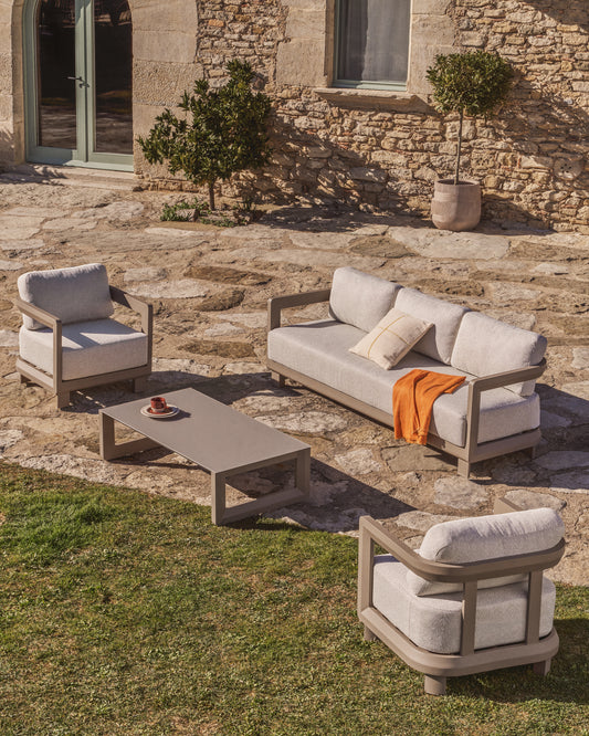 Set Nerano avec canapé 3 places, 2 fauteuils et table basse en verre trempé et aluminium taupe