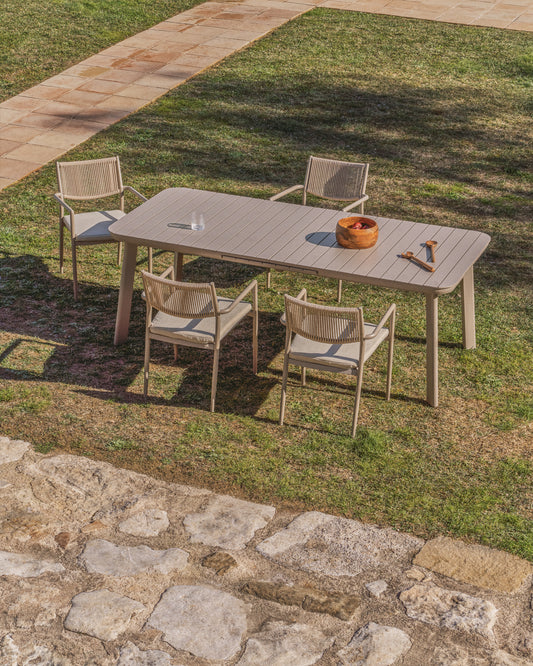 Table extensible d’extérieur Izola en aluminium avec finition taupe 185 (235) x 100 cm