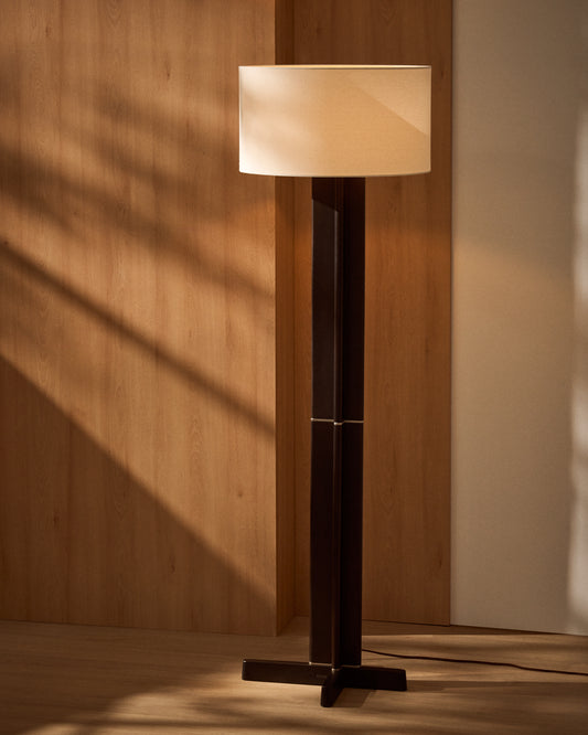 Lampadaire Niani en bois d’hévéa, finition foncée et abat-jour en coton couleur ivoire