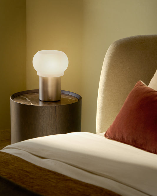 Lampe de table LED Leruna en verre dépoli et métal avec finition galvanisée Ø 20 cm