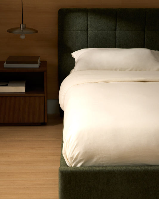 Lit avec sommier coffre Darnela en chenille vert mousse pour matelas de 90 x 200 cm