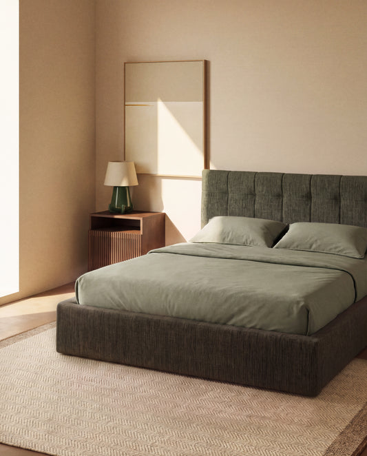 Lit avec sommier coffre Darnela en chenille vert mousse pour matelas de 160 x 200 cm