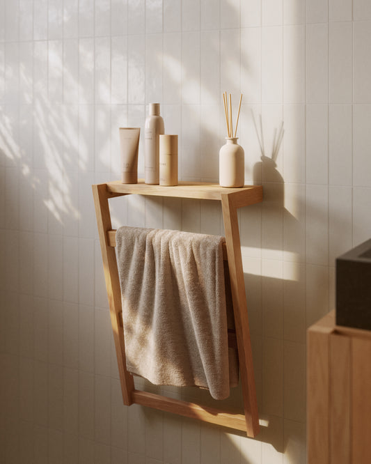 Porte-serviettes mural Kuveni en bois de teck 40 x 63 cm