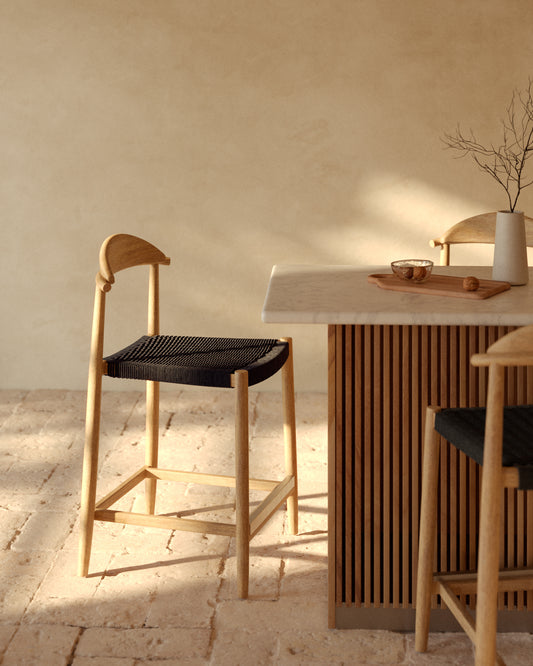Tabouret Nina en acacia, finition naturelle et corde noire, hauteur 62 cm FSC 100 %