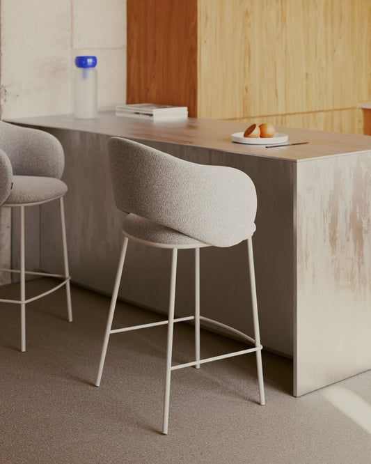 Tabouret Maina en tissu chenille épais beige et pieds en acier beige FSC Mix Credit 65 cm