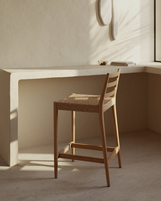 Tabouret Analy dossier bois de chêne finition ton naturel et assise corde 65 cm FSC 100 %.