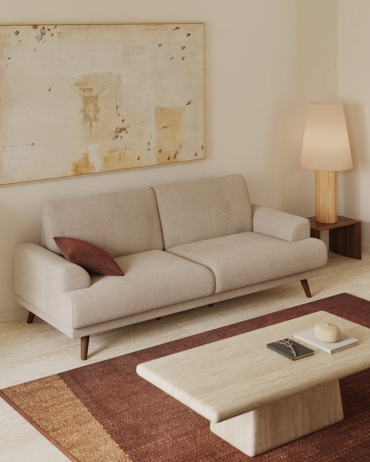 Canapé Karin 3 places en chenille beige et pieds en bois de hêtre avec finition ton naturel 228 cm