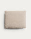 Coussin Blok en chenille beige 50 x 60 cm