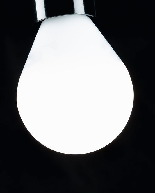Ampoule LED Bulb E14 de 4W et 38 mm lumière chaude