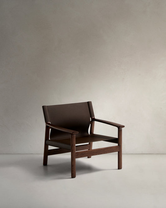 Fauteuil Jan en fibres de cuir recyclé marron foncé et bois de frêne avec finition ton noyer FSC 100 %
