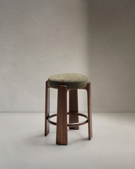 Tabouret Granite en tissu chenille verte et bois de frêne avec finition ton noyer FSC 100 % 65 cm