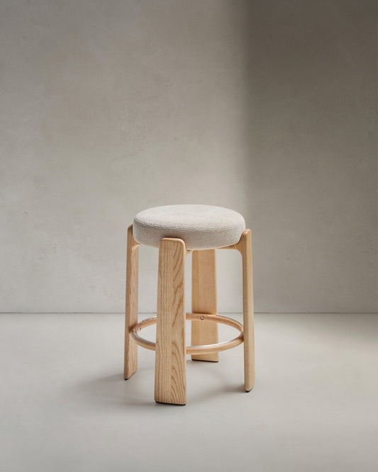 Tabouret Granite en tissu chenille beige et bois de frêne avec finition ton naturel FSC 100 % 65 cm