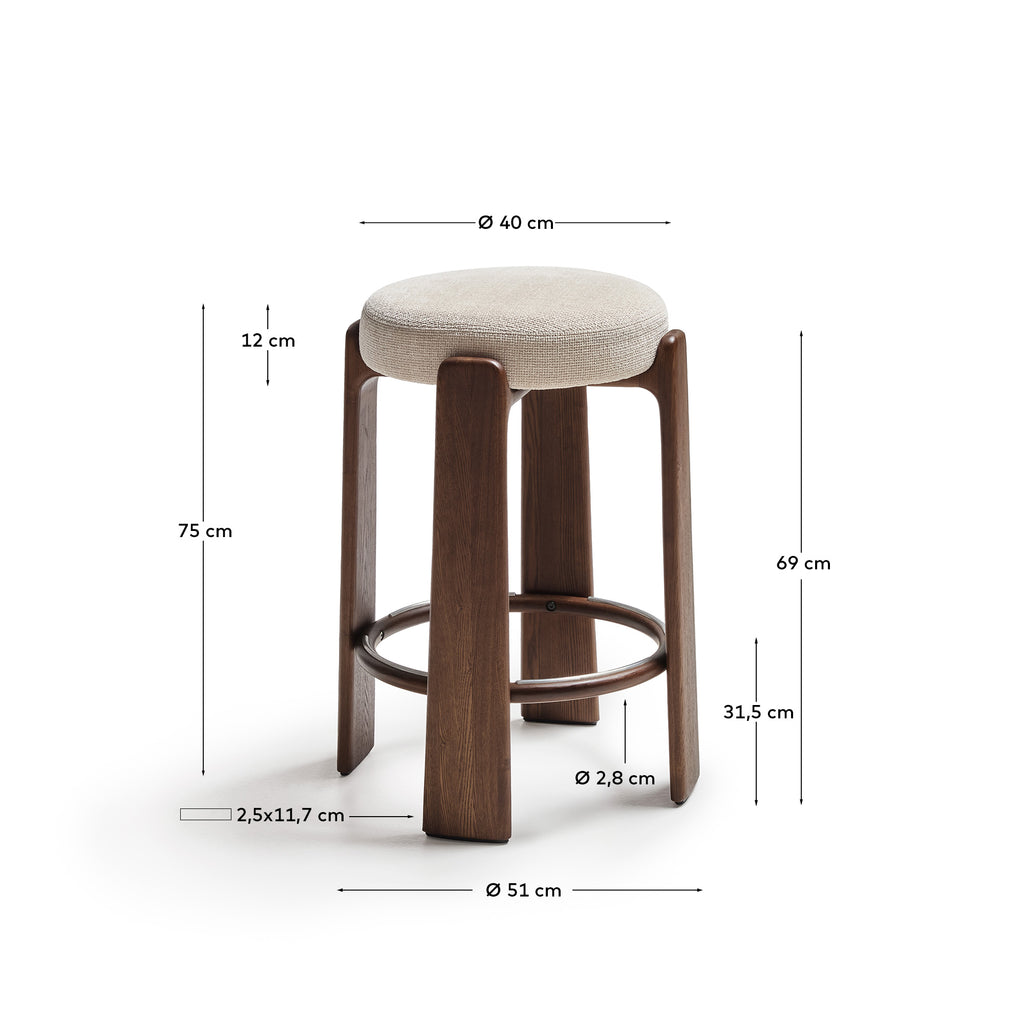 Tabouret Granite version ignifugée en chenille beige et bois de frêne finition ton noyer FSC 100 % 75 cm
