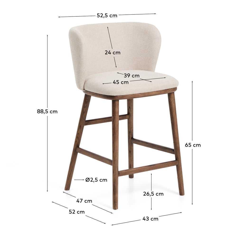Tabouret Ciselia en chenille épaisse beige et pieds en bois de frêne avec finition ton noyer FSC Mix Credit 65 cm