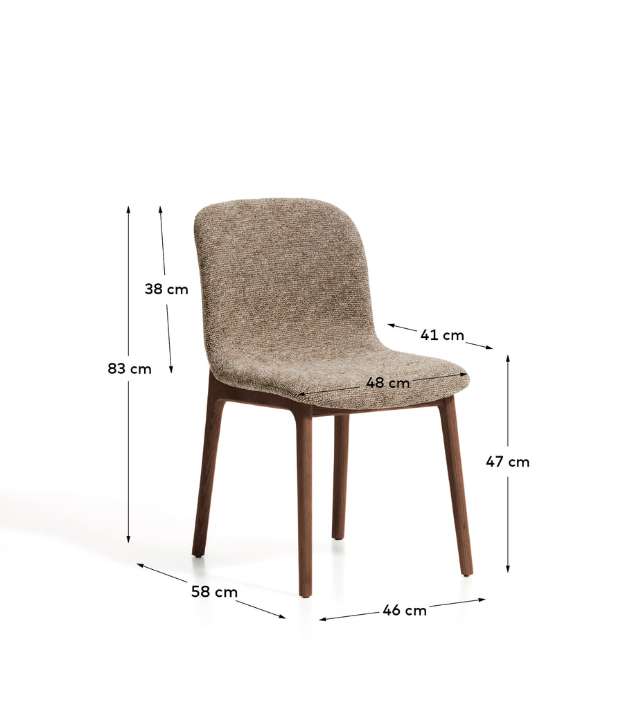 Chaise Elnor ignifuge en chenille marron avec pieds en bois de chêne finition noyer