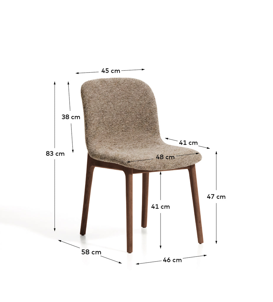 Chaise Elnor en chenille marron avec pieds en bois de chêne finition noyer