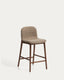 Tabouret Elnor en chenille marron avec pieds en bois de chêne finition noyer 65 cm