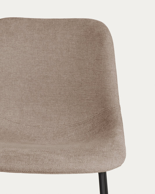 Chaise Zahara en chenille marron avec pieds en acier finition noire FSC 100 %