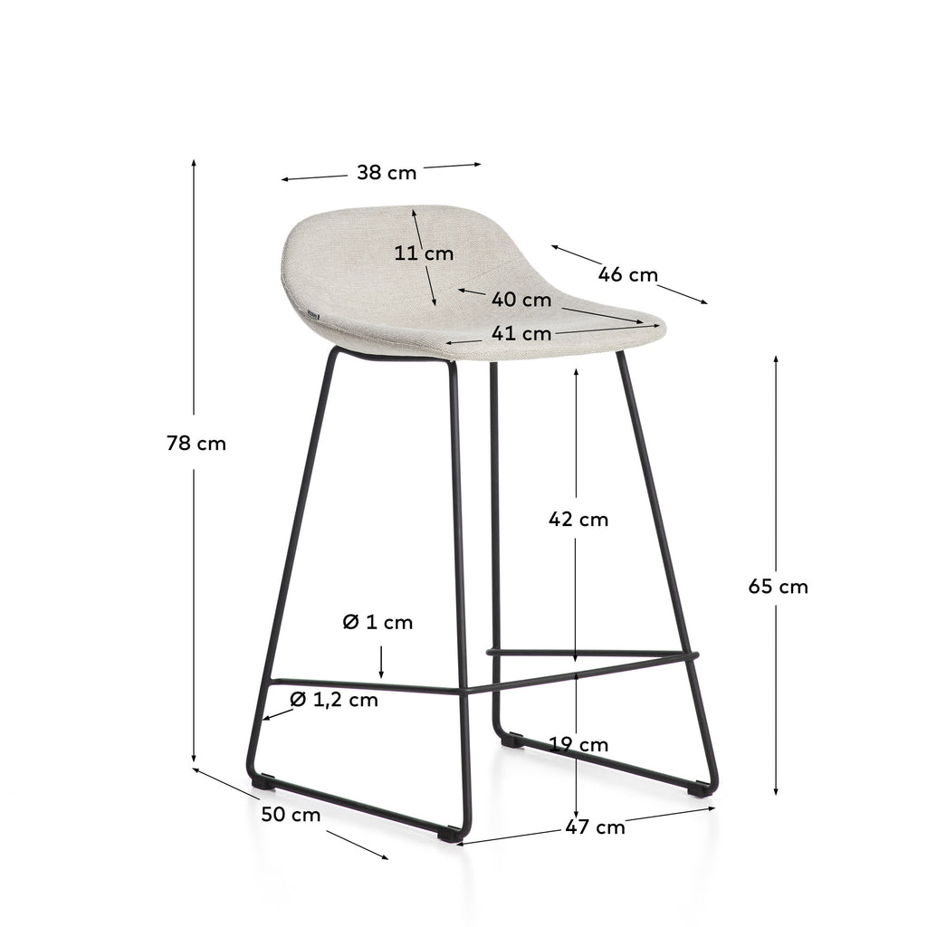 Tabouret Zahara en chenille beige avec pieds en acier finition noire 65 cm FSC 100 %