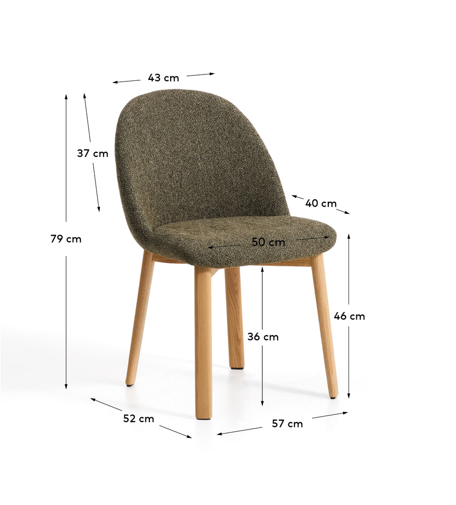 Chaise Meila en chenille verte et pieds en bois de frêne avec finition ton naturel