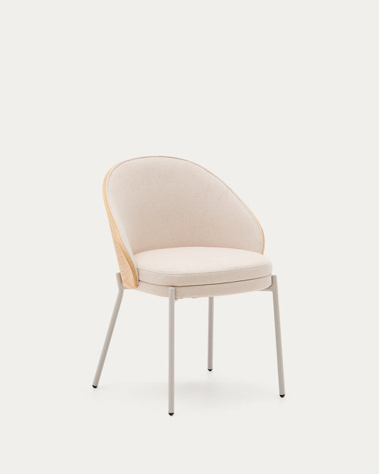 Chaise Eamy en chenille beige, placage de frêne avec finition naturelle et métal beige