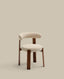 Chaise Granite version ignifugée en chenille beige et bois de frêne avec finition ton noyer FSC 100 %