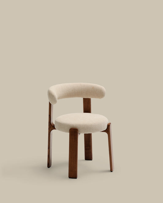 Chaise Granite en tissu chenille beige et bois de frêne finition noyer FSC 100%