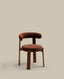 Chaise Granite version ignifugée en chenille marron et bois de frêne avec finition ton noyer FSC 100 %