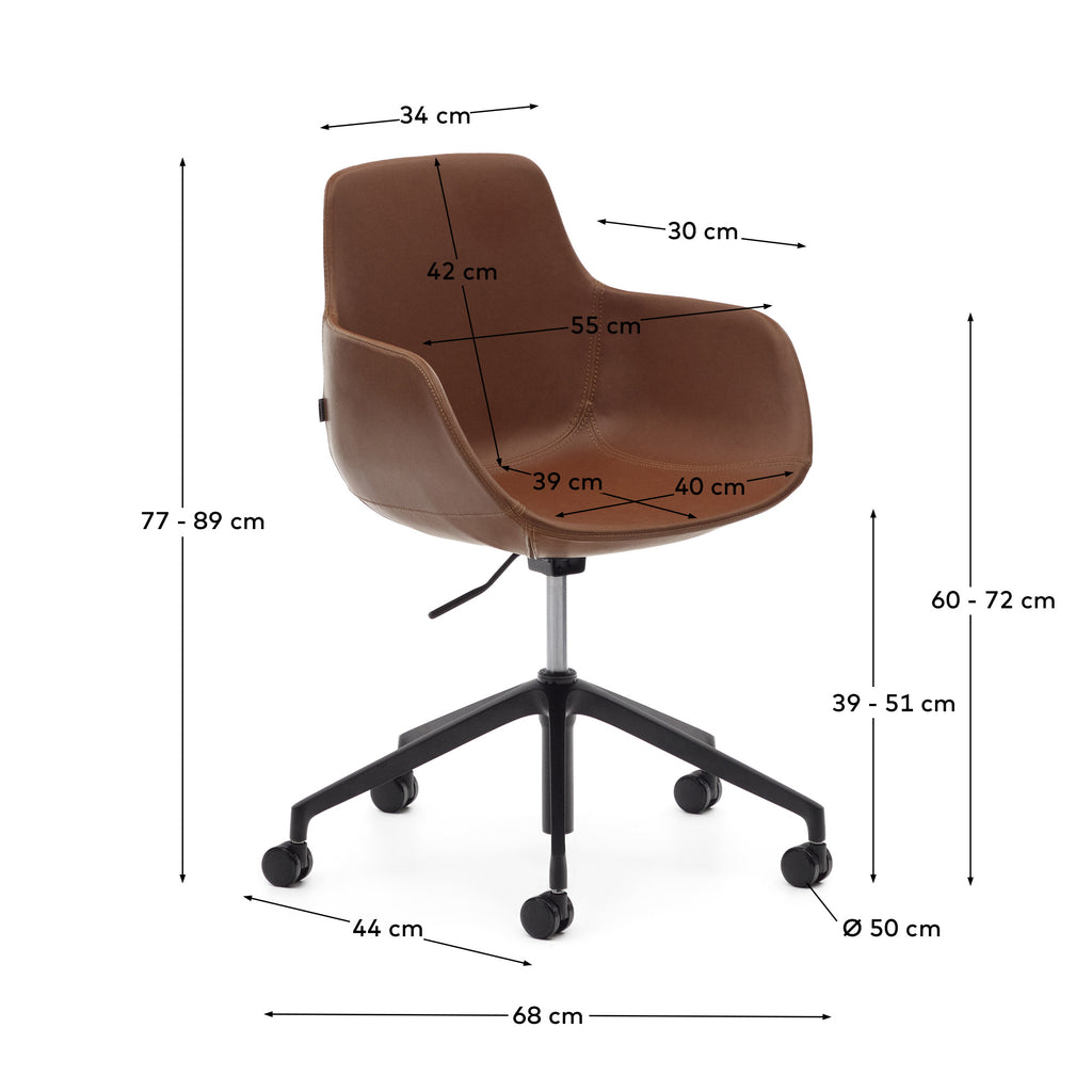 Chaise de bureau Tissiana en cuir synthétique marron et aluminium avec finition noire mate.