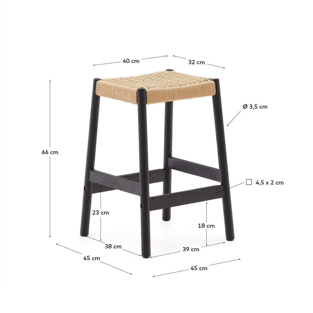 Tabouret Yalia en bois de chêne, finition noire et assise en corde, hauteur 65 cm FSC 100 %
