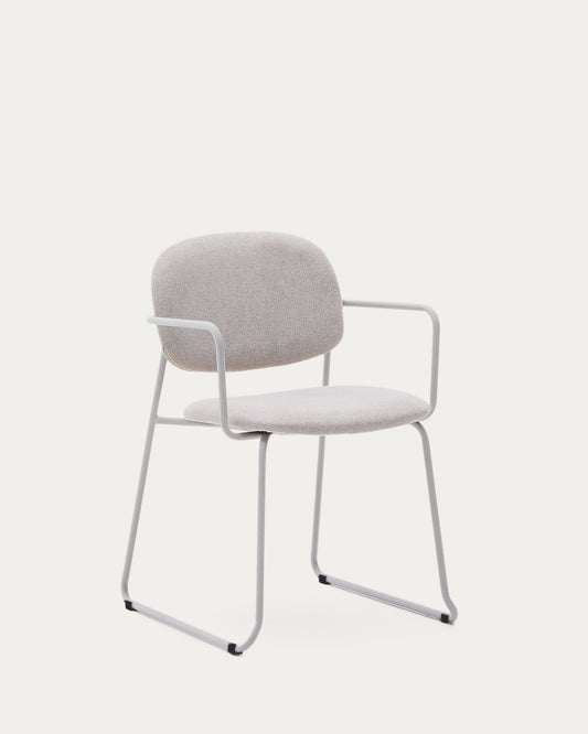 Chaise Meli avec accoudoirs en chenille beige et structure métallique beige FSC Mix Credit