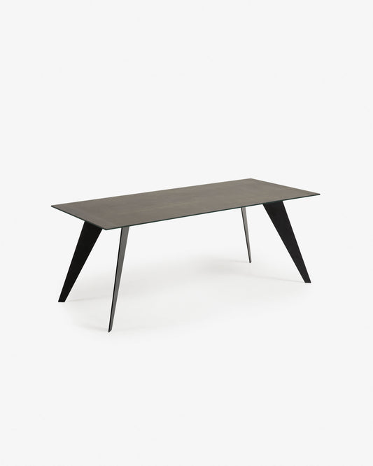 Table Koda en grès cérame finition Iron Moss et pieds acier finition noire 200 x 100 cm