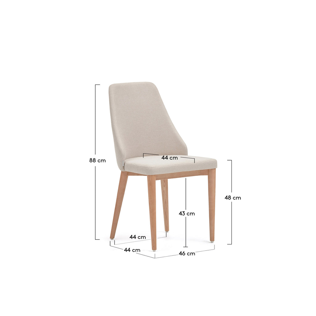 Chaise Rosie en chenille beige et pieds en bois de frêne naturel
