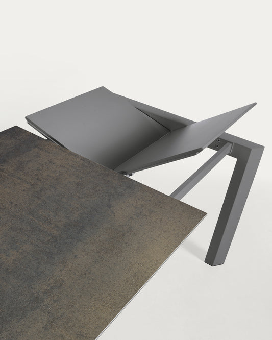 Table extensible Axis grès cérame finition Iron Moss et pieds acier anthracite 120(180)cm