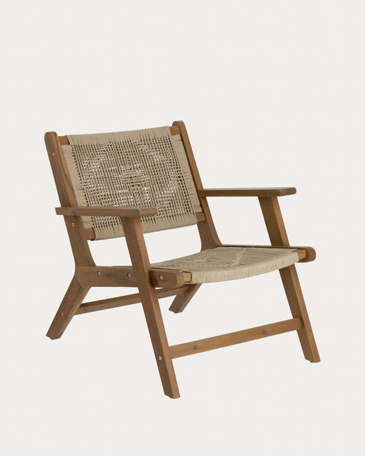 Fauteuil Geralda en bois d’acacia avec finition foncée FSC 100 %