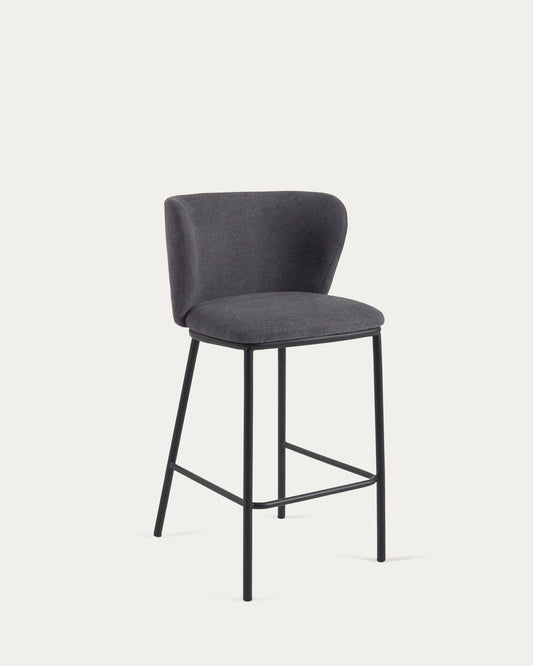 Tabouret Ciselia en chenille gris foncé et pieds en acier noir hauteur 65 cm FSC Mix Credit