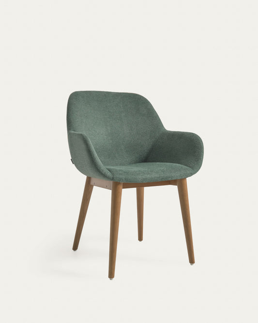 Chaise Konna verte et pieds en bois de frêne foncé