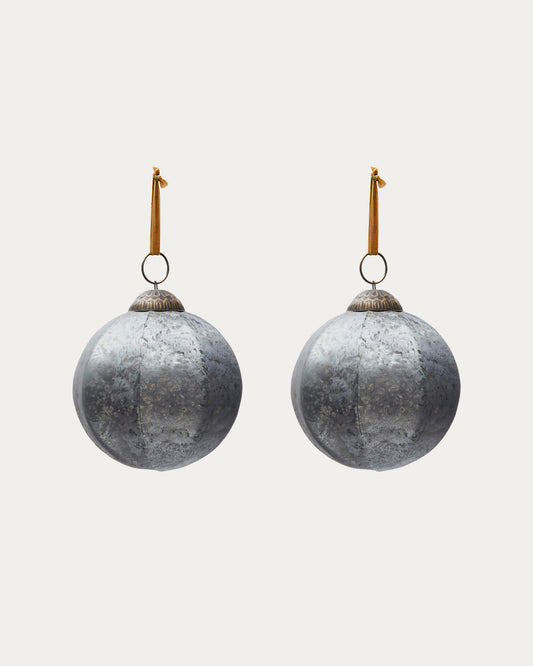 Blama set of 2 Christmas baubles made of silver recycled glass, Ø 10 cm