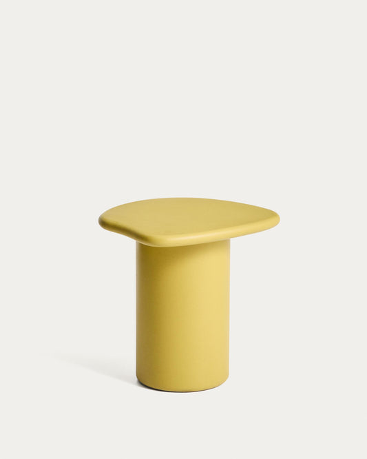 Table auxiliaire Macarella en ciment moutarde 48 x 47 cm