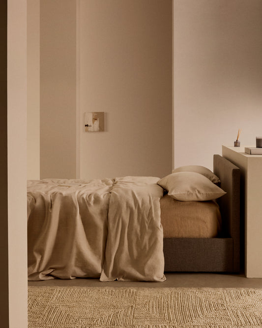 Lit Nahiri gris avec coffre relevable pour matelas de 150 x 200 cm