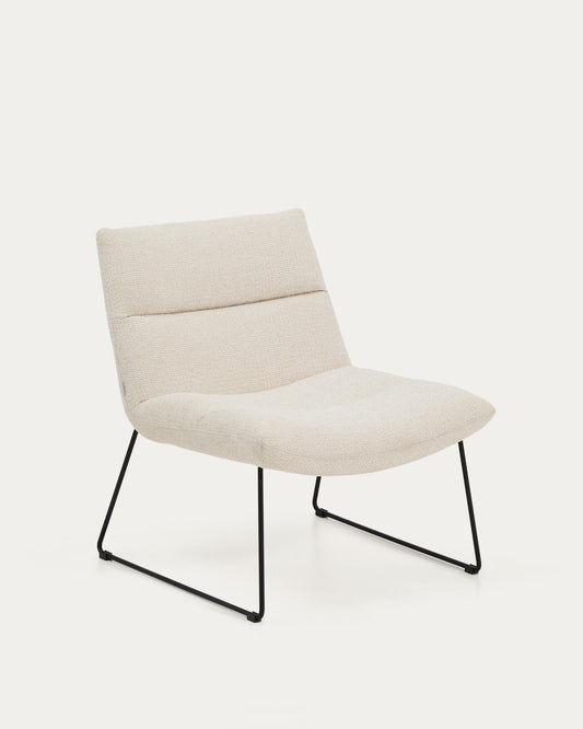 Fauteuil Asen en chenille beige et pieds en acier noir FSC 100%