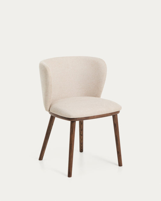 Chaise Ciselia en chenille épaisse beige et pieds en bois de frêne avec finition ton noyer FSC Mix Credit