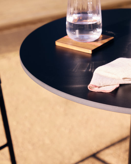 Table haute ronde Esilda noire avec pied en métal et finition peinte noire Ø 60 x 96 cm
